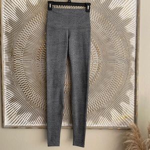 Lululemon Dottie Dash Slate Black leggings 4